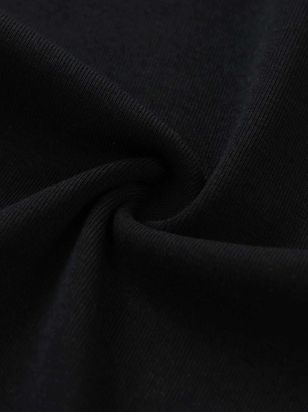 VIOR Essential Black Crop Tee