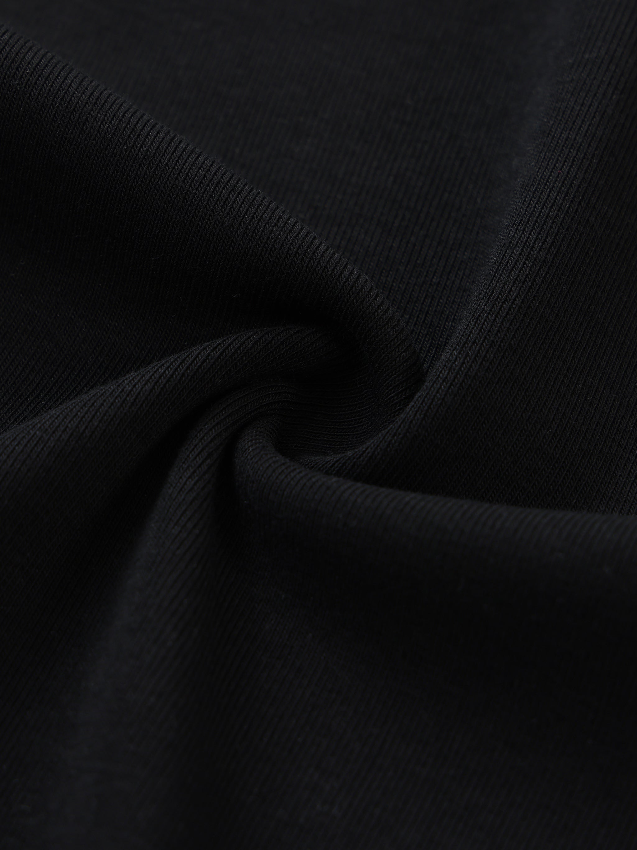 VIOR Essential Black Crop Tee