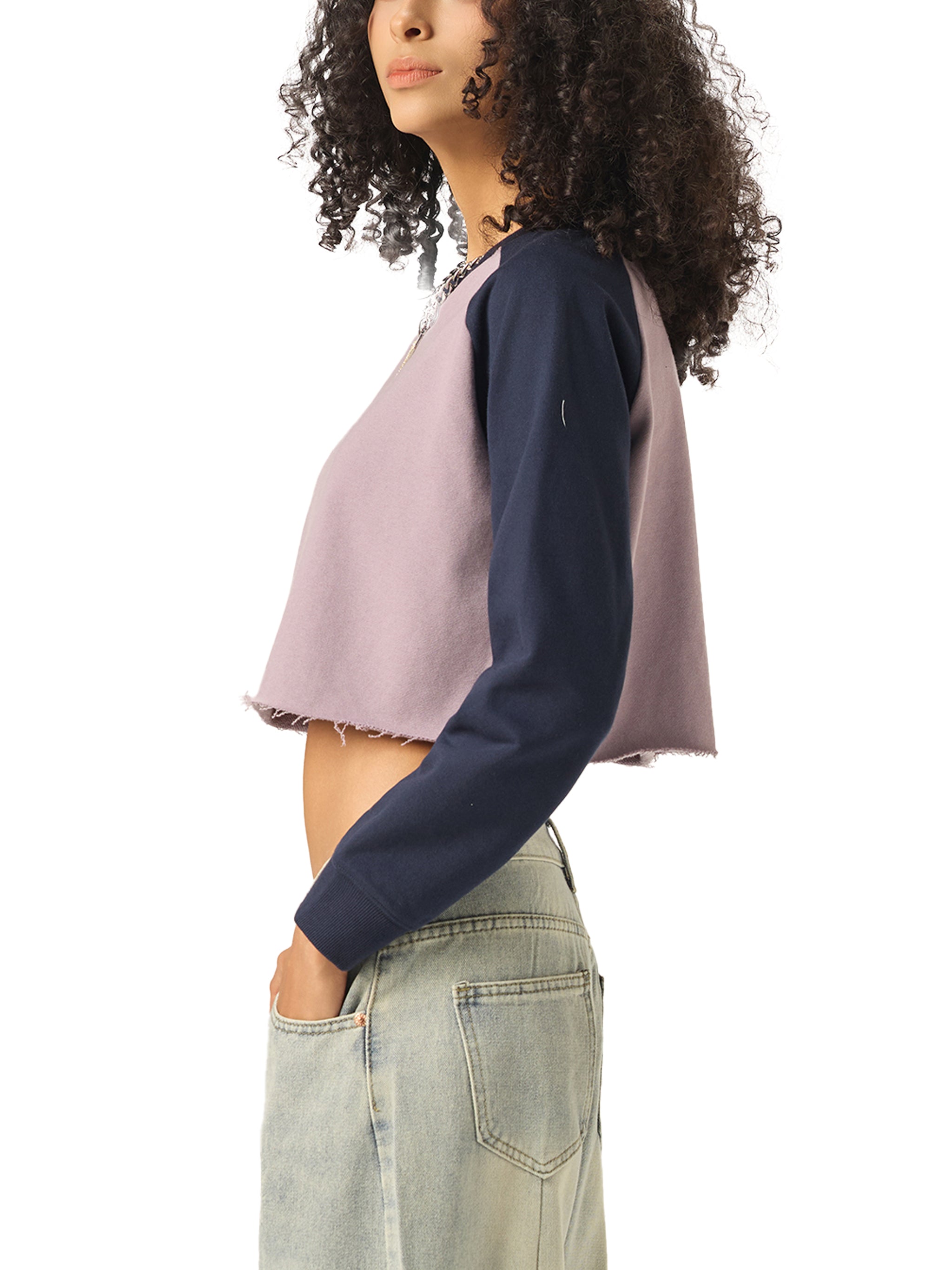 VIOR Raglan Raw - Hem Crop Sweatshirt