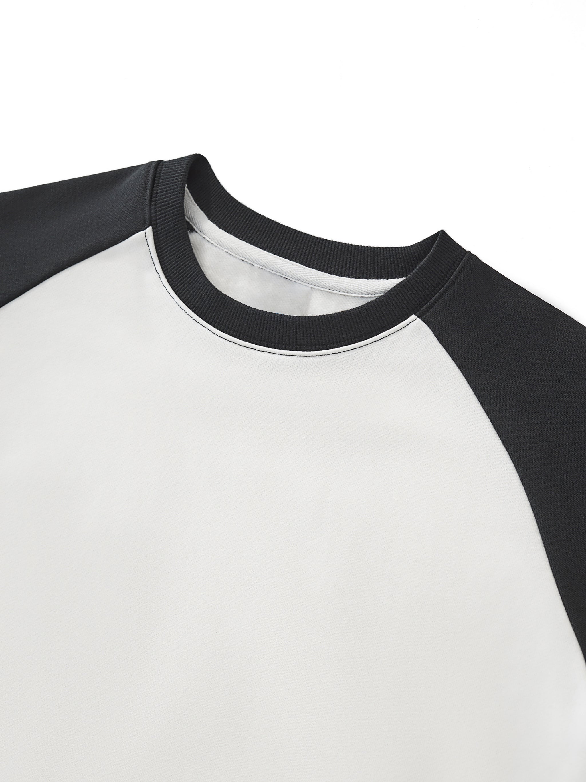 VIOR Raglan Raw - Hem Crop Sweatshirt
